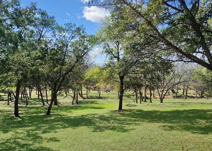 Fox Hollow - Tiny Home With Cypress Creek Access, Park Like Setting