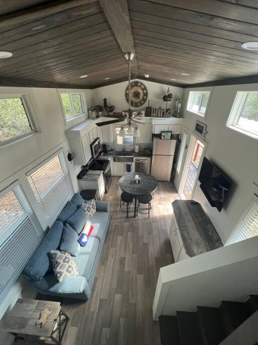 Holiday home Fox Hollow - Tiny With Cypress Creek Access, Park Like Setting