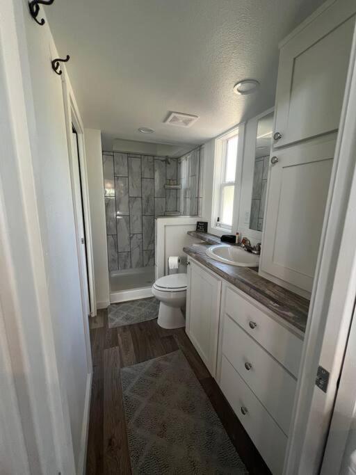 Fox Hollow - Tiny With Cypress Creek Access, Park Like Setting Holiday home Wimberley